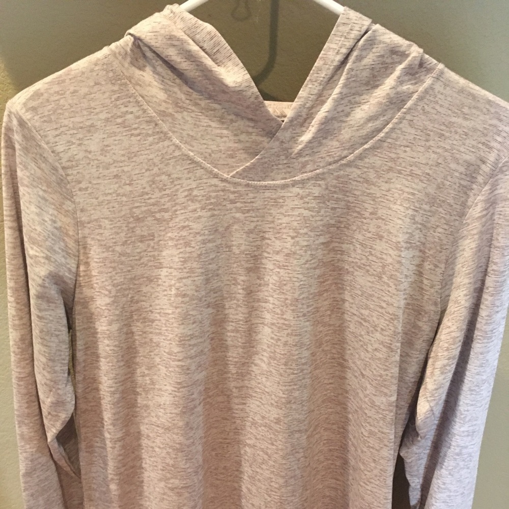 Worn once! Nike hooded pullover.